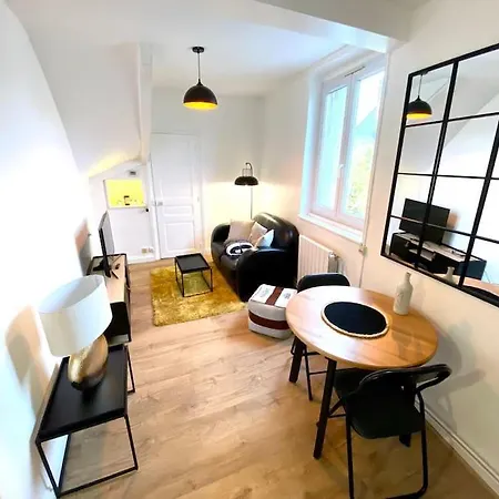 Lejlighed One Bedroom Unit In *